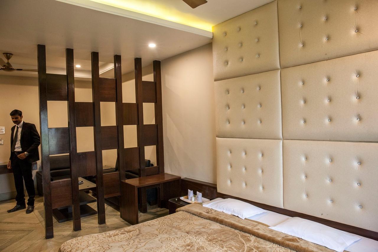 Hotel Welcome Palace Agartala Exterior photo